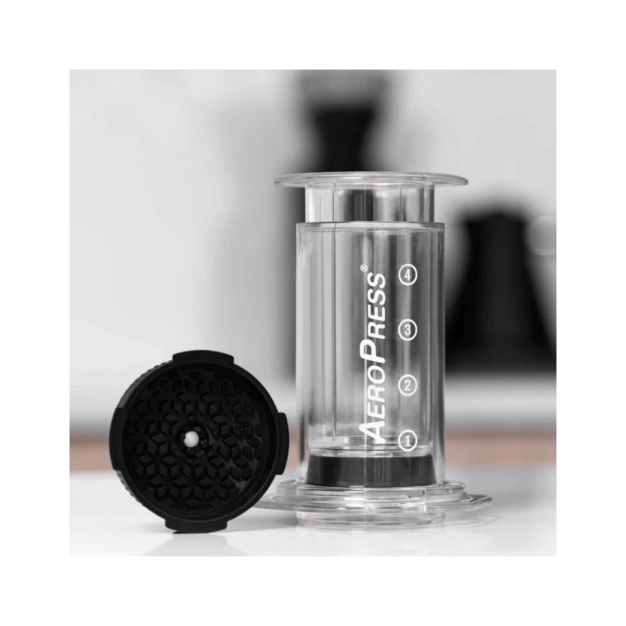 Uzáver filtra AeroPress s reguláciou prietoku