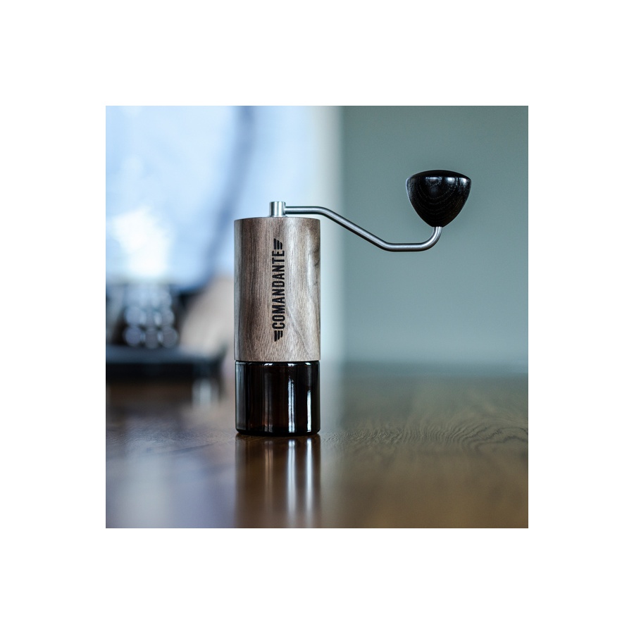 Comandante C40 MK4 Nitro Blade - orzech włoski