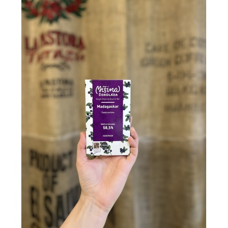 Mixed milk chocolate with Czech blueberries 58,5 %