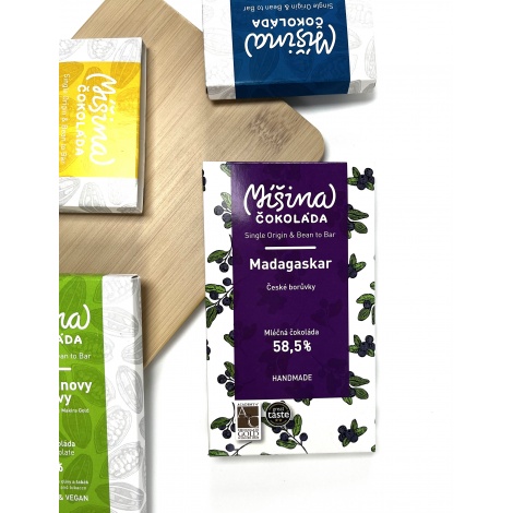 Mixed milk chocolate with Czech blueberries 58,5 %