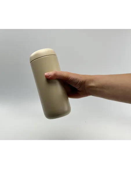 Termo šalica Fellow Carter Move Mug Sand DUNE 473ml