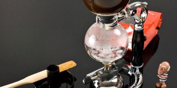 Priprema kave u vakuumskoj posudi