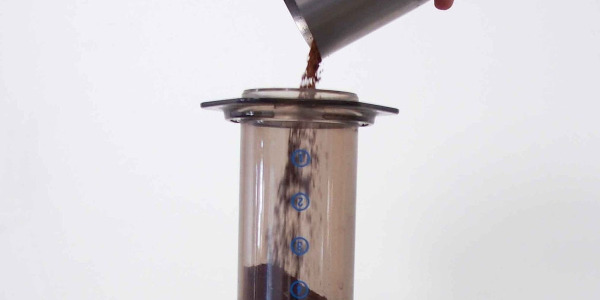 Priprema kave u Aeropressu