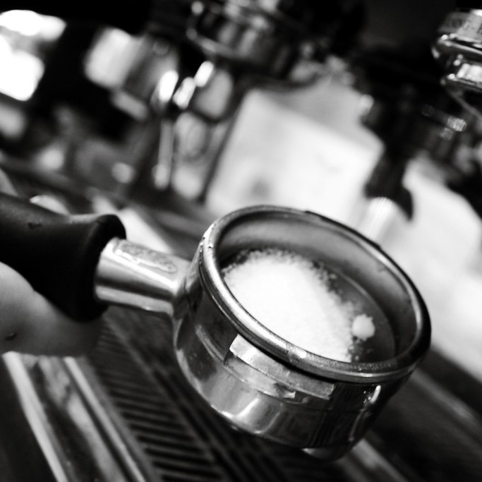 Urnex Cafiza - instrucțiuni pentru curățarea aparatului de cafea